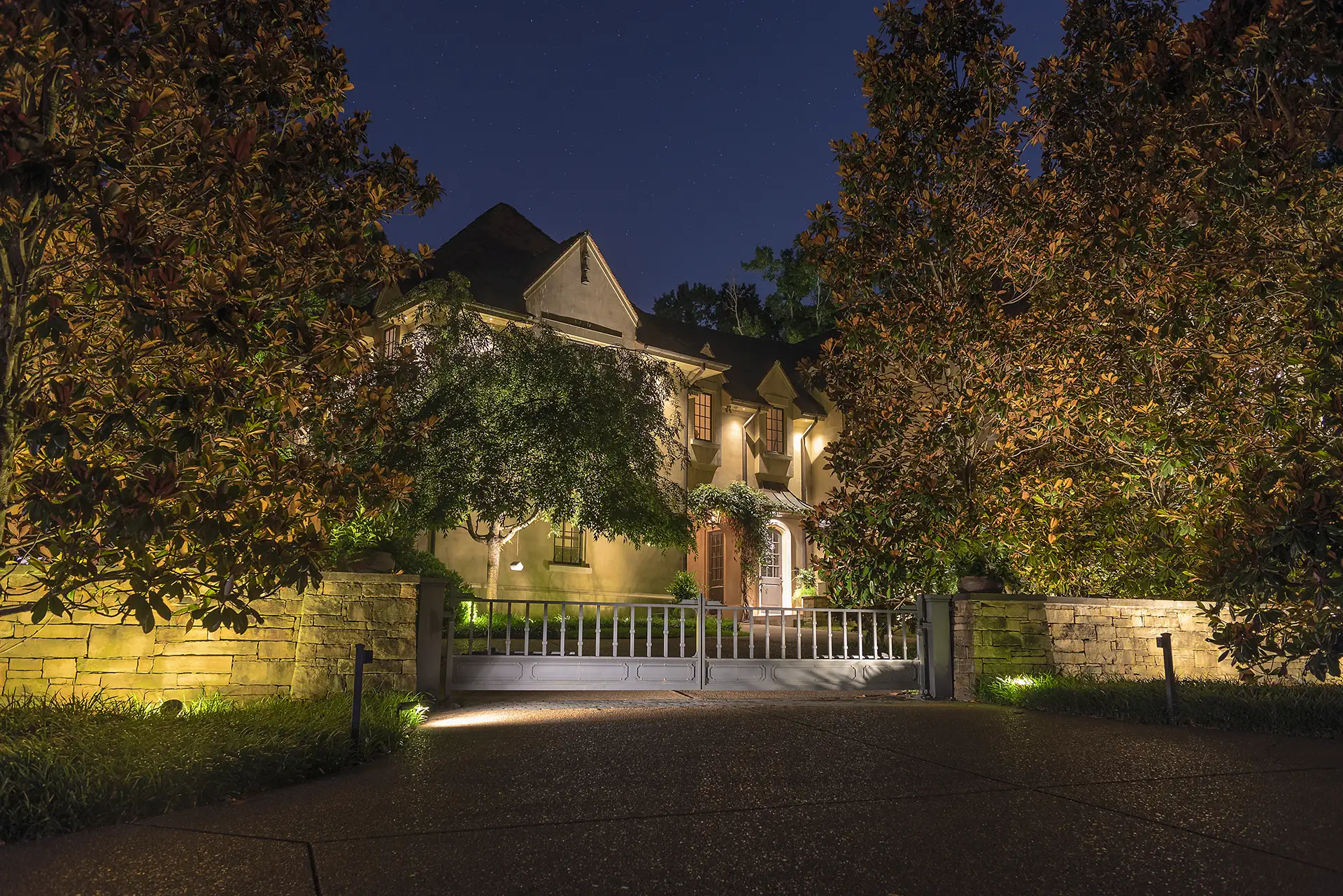 Hooper residence image 18 front view of house entry gate Lighthouse Outdoor Lighting and Audio Nashville TN Tennessee