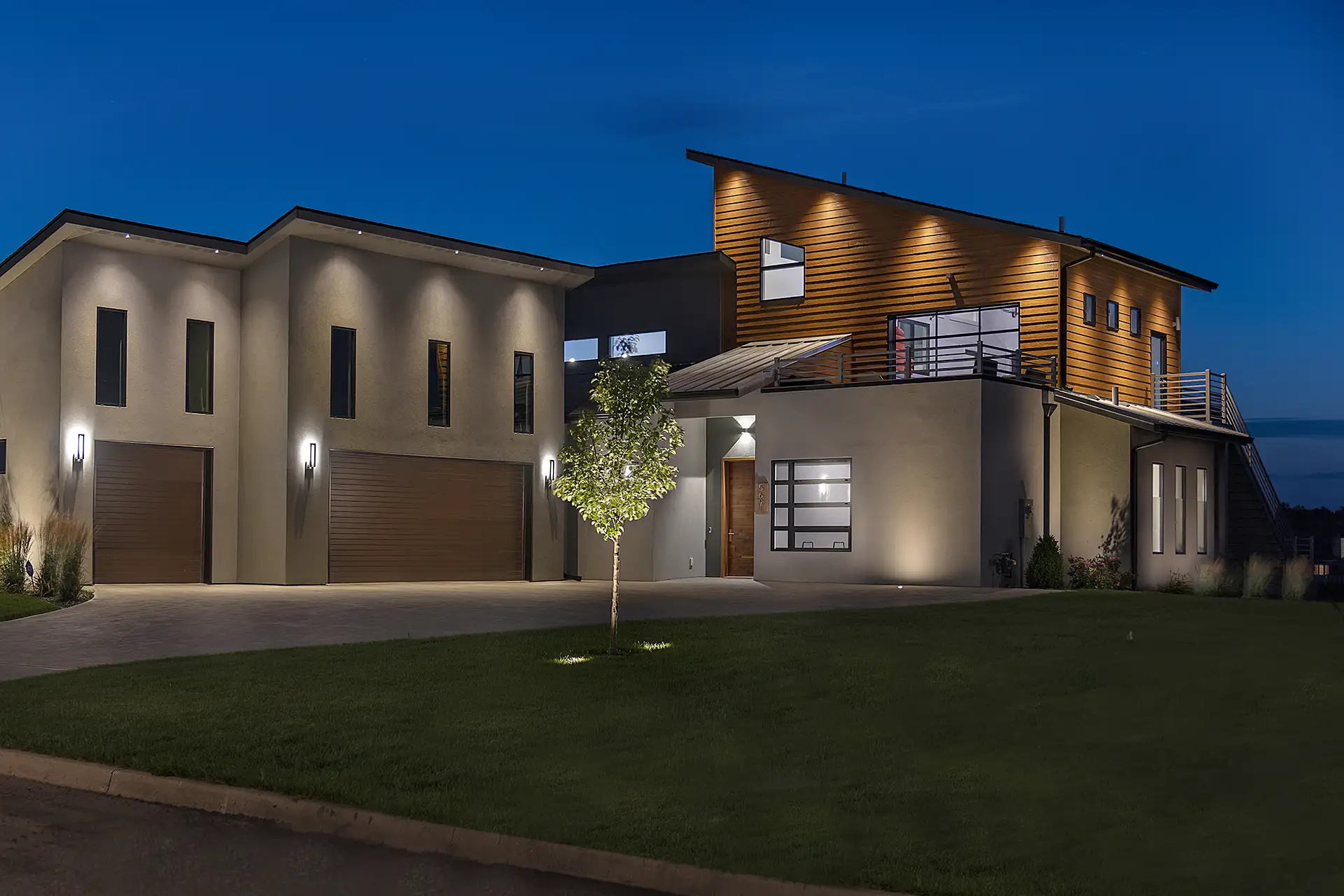 McKarty residence image 1 front view of house Lighthouse Outdoor Lighting and Audio Des Moines IA Iowa