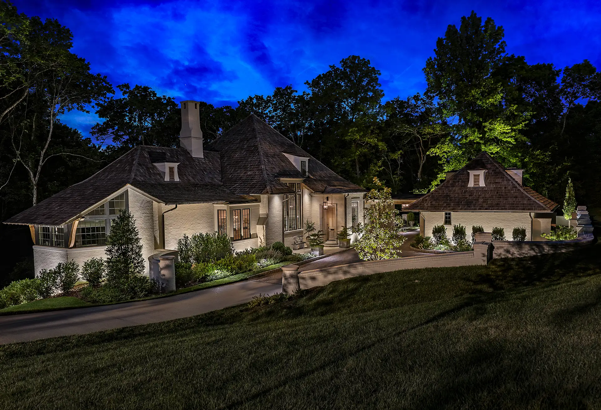 Rains residence image 3 front of house angled Lighthouse Outdoor Lighting and Audio Nashville, TN