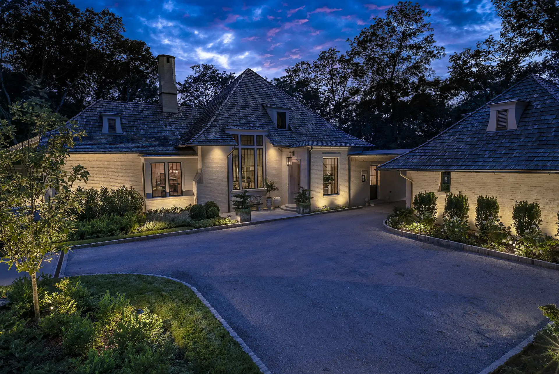 Rains residence image 2 driveway entrance Lighthouse Outdoor Lighting and Audio Nashville, TN