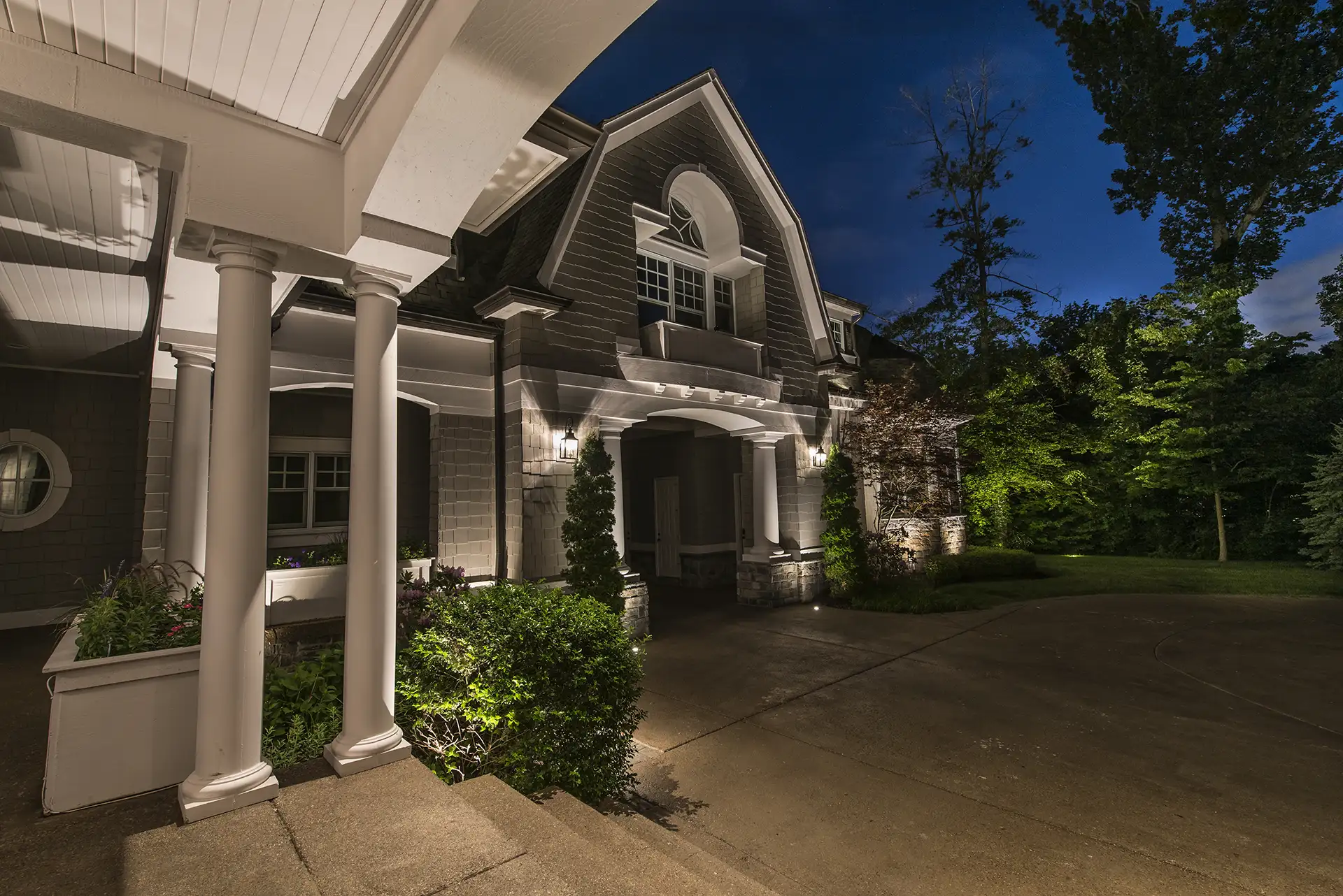 Weinberger residence image 2 portico driveway Lighthouse Outdoor Lighting and Audio Indianapolis, IN