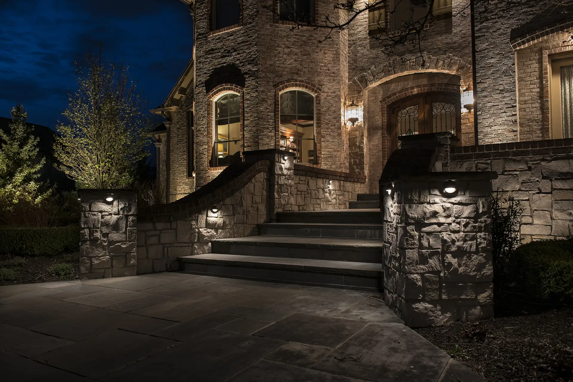 Cole Rd image 4 front entry steps Lighthouse Outdoor Lighting and Audio Ohio Columbus Cincinnati Dayton