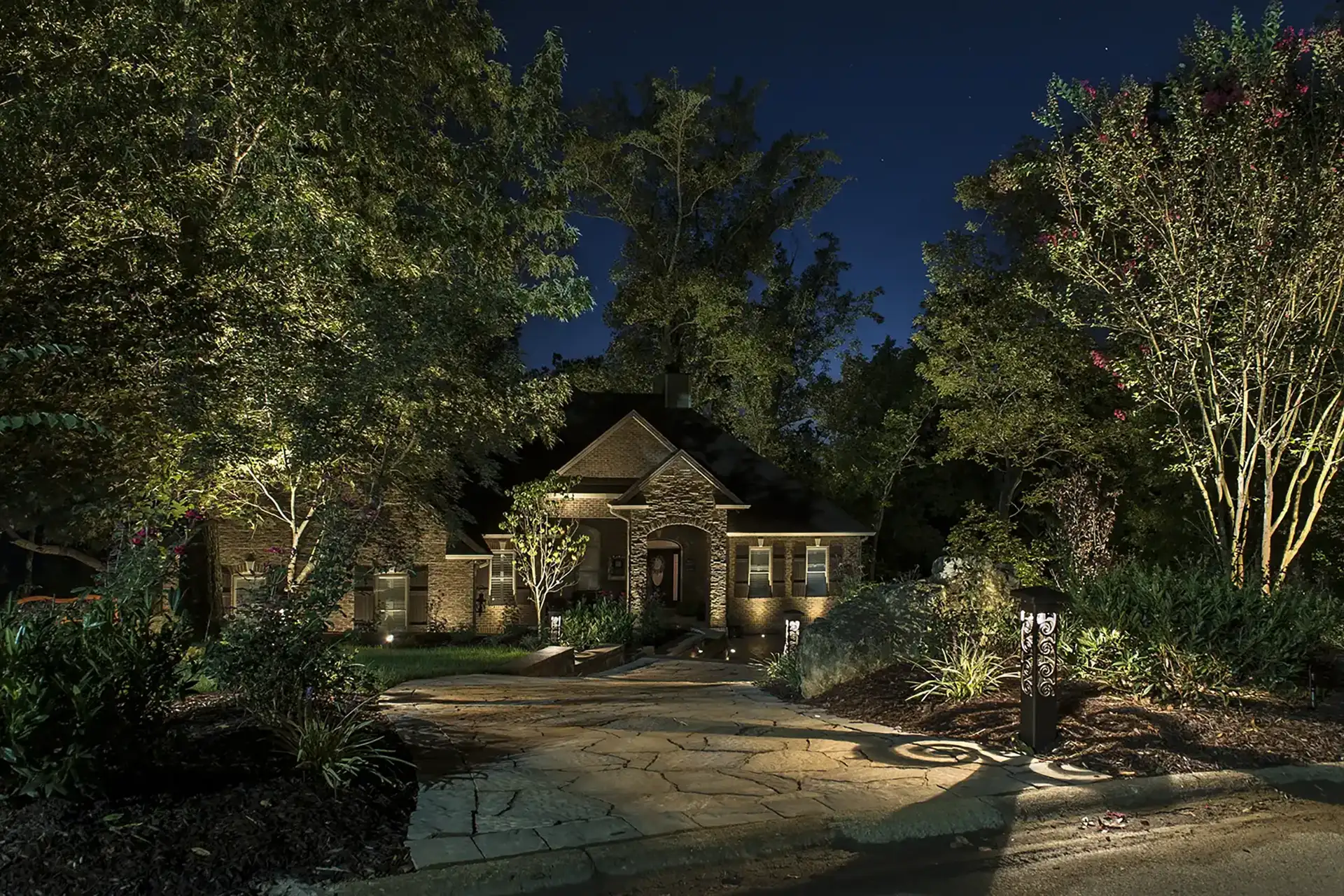 Farmer residence image 3 front view driveway Lighthouse Outdoor Lighting and Audio Knoxville TN