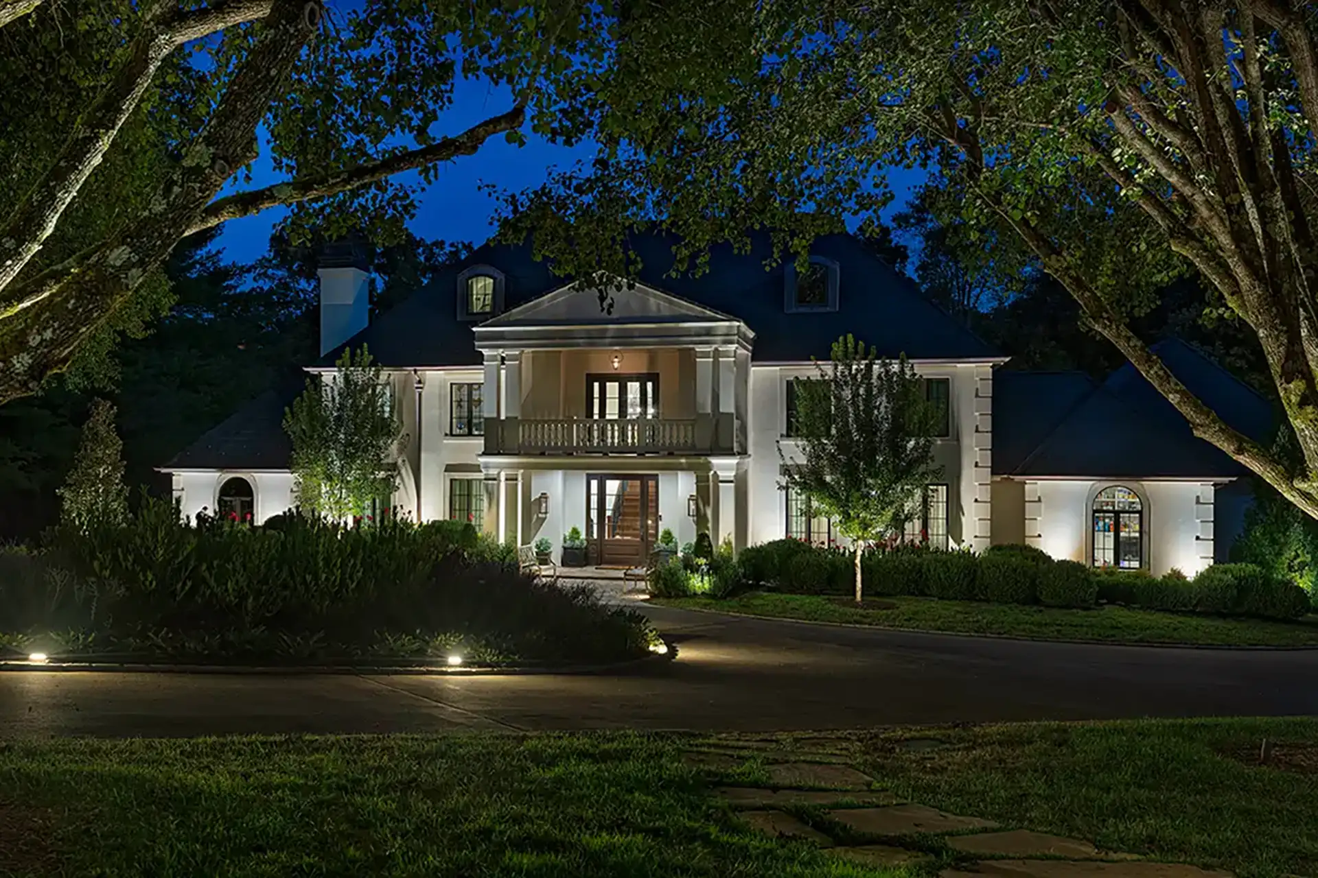 Killarney Rd image 7 front of house angled Lighthouse Outdoor Lighting and Audio Knoxville TN