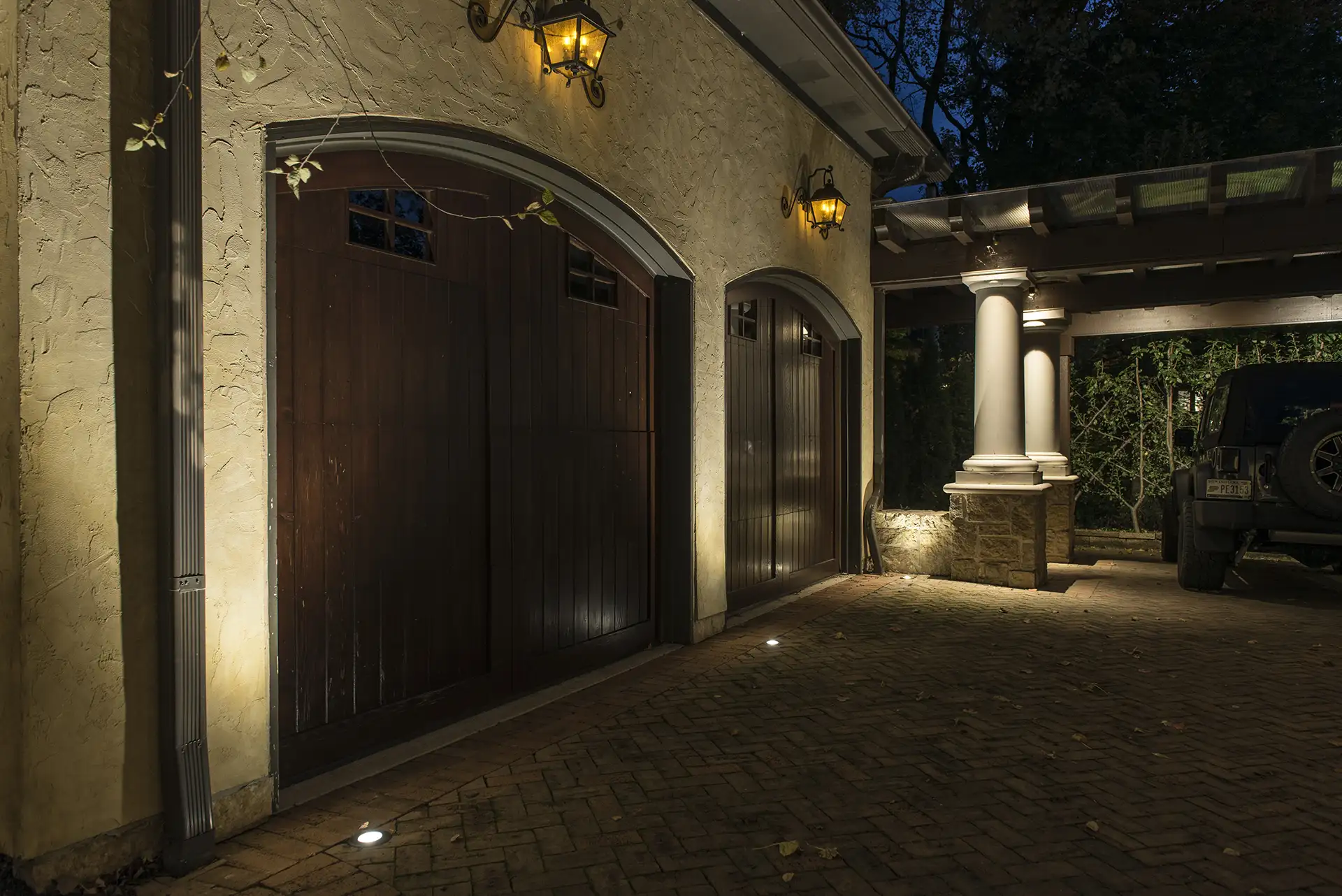 Snead residence image 11 garage doors Lighthouse Outdoor Lighting and Audio Indianapolis IN