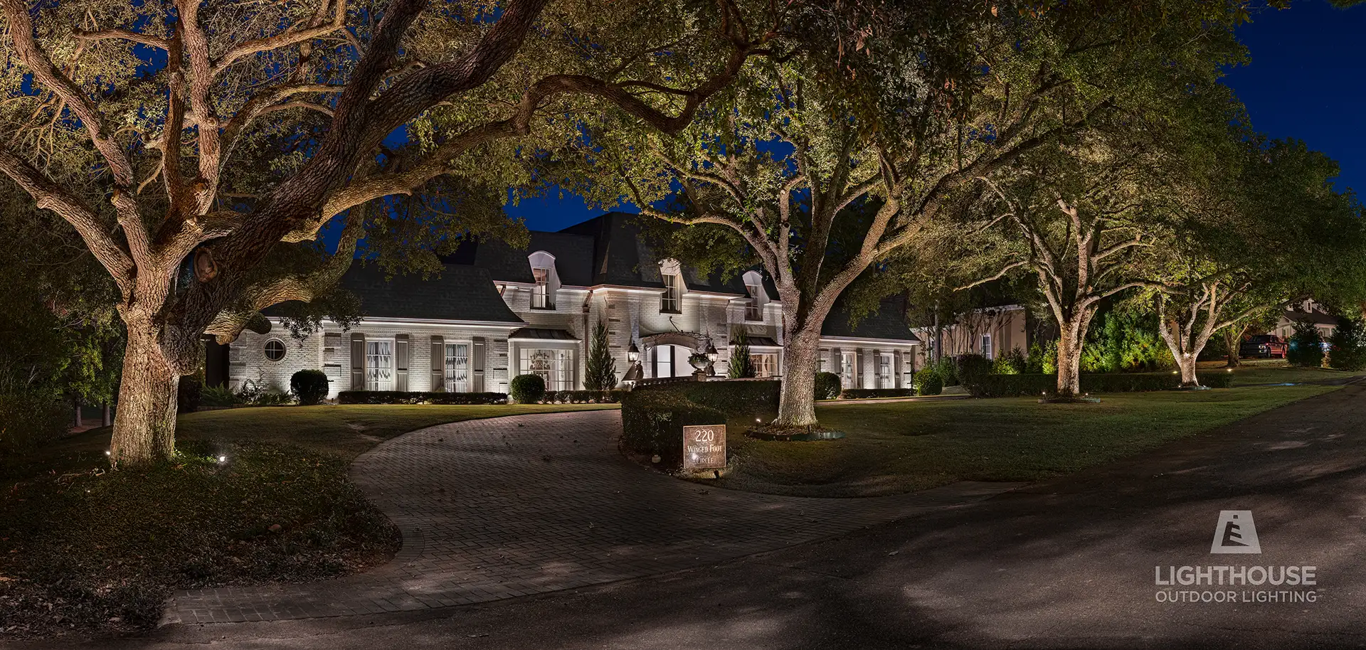 Winged Foot image 3 front of house driveway Lighthouse Outdoor Lighting and Audio Jackson MS
